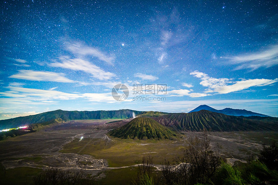 印尼布莫尔火山星空夜景图片