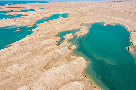 世界唯一水上雅丹地貌图片