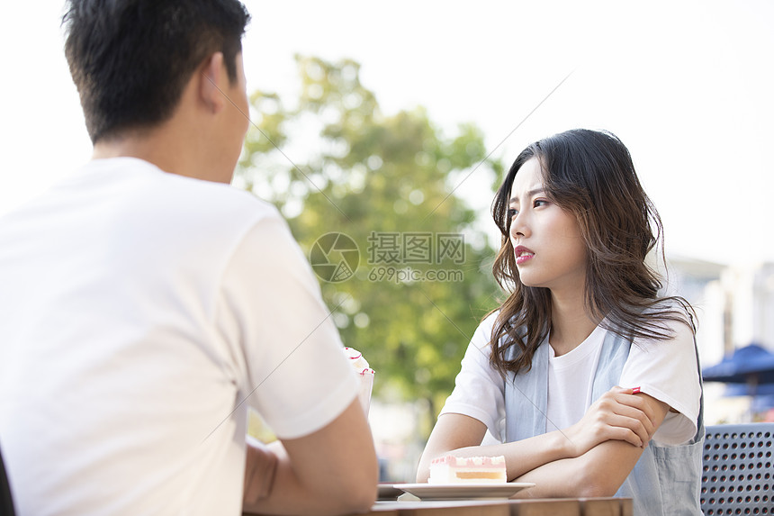 情侣吵架
