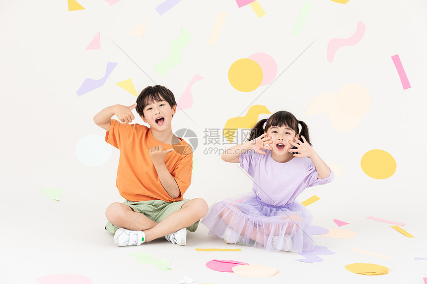 小朋友童年相伴快乐成长