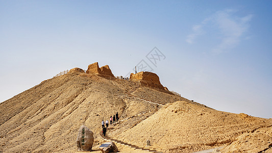 新疆哈密庙儿沟石窟遗址背景图片