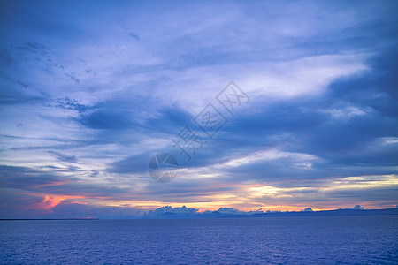 大海尽头的夕阳背景图片