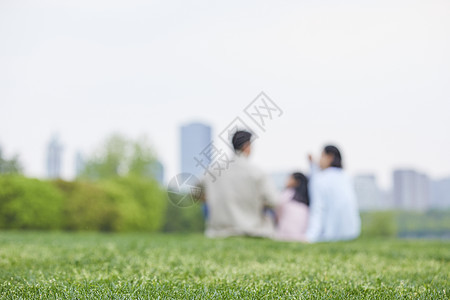 一家人户外郊游背景陪伴高清图片素材