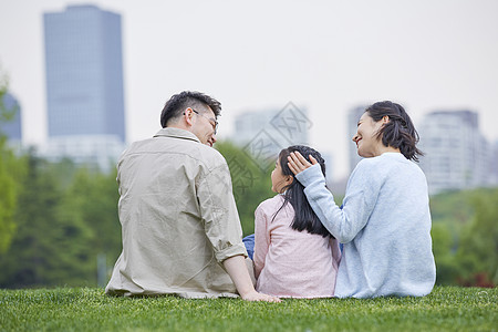 亲子户外一家人户外郊游背景背景