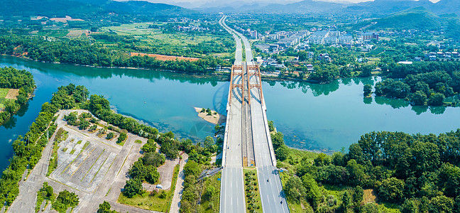 全景航拍磨盘山大桥吊桥漓江风景区图片