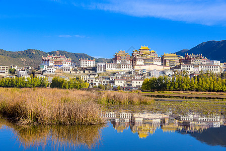 噶丹松赞林寺云南香格里拉葛丹松赞林寺风景区背景