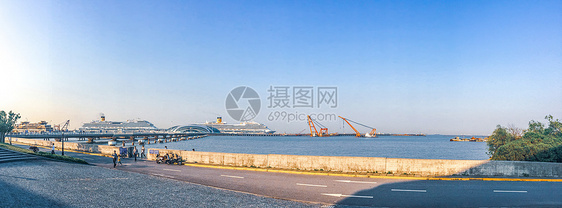 吴淞口邮轮码头全景图片