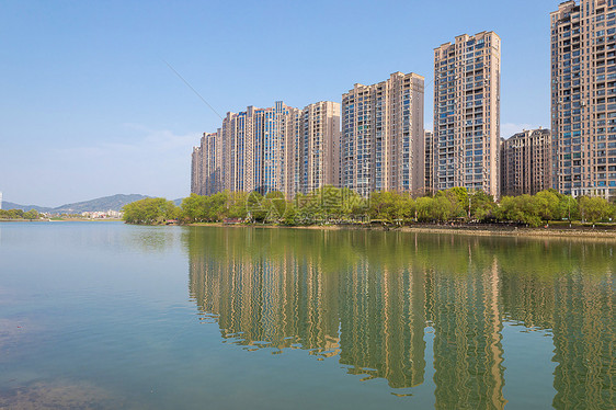 城市风光江景楼盘图片