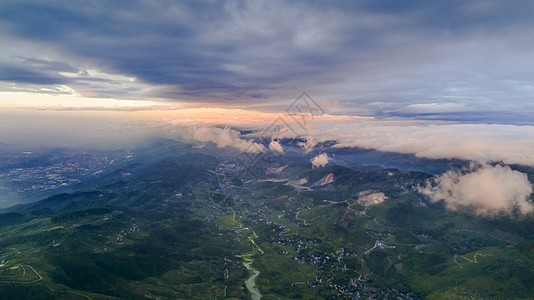 华蓥山夕阳云海图片