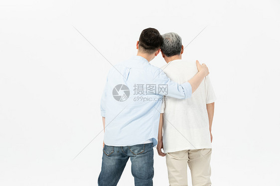 中老年父子陪伴背影图片