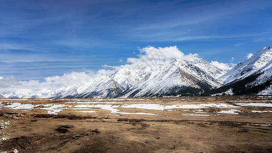 伊犁乔尔玛新疆乔尔玛雪山背景
