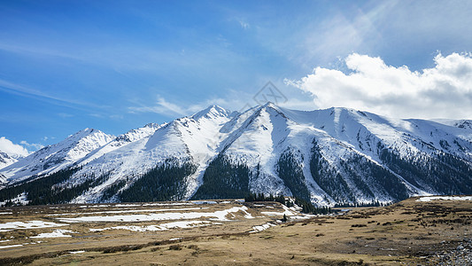 新疆乔尔玛雪山背景