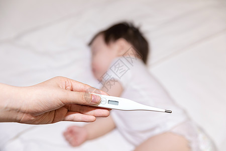 婴儿量体温儿童与体温计高清图片