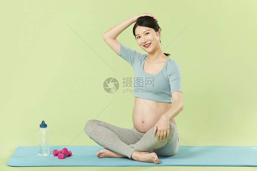 孕妇瑜伽运动休息图片