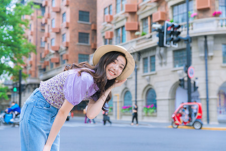 夏日街拍活力少女图片