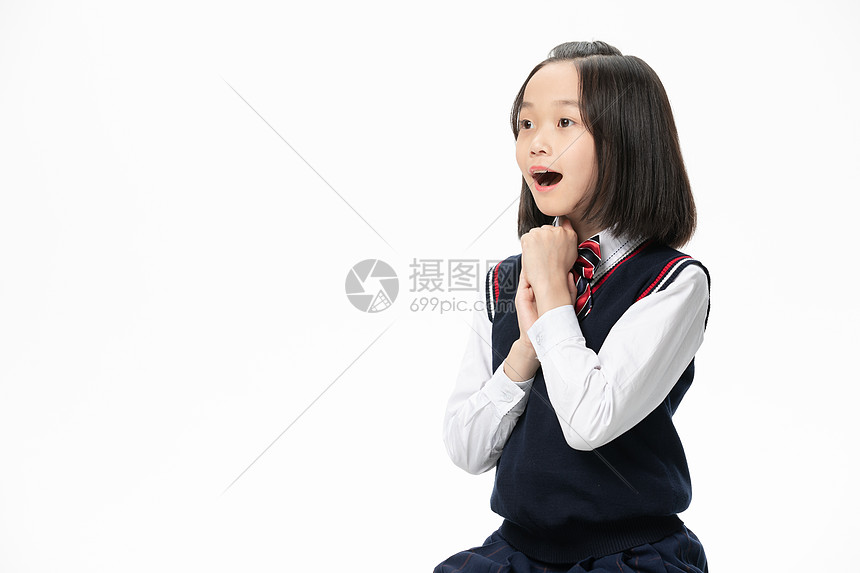 穿校服小学生许愿图片