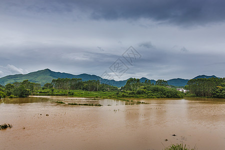 洪水灾害暴雨洪水淹没农田背景