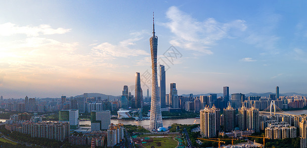 俯瞰建筑航拍广州塔小蛮腰全景城市傍晚背景