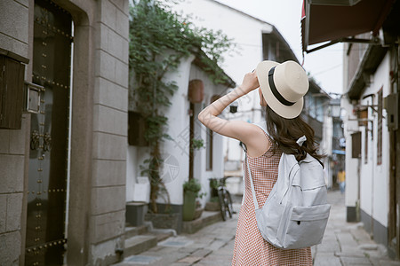 夏日美女古镇旅行图片