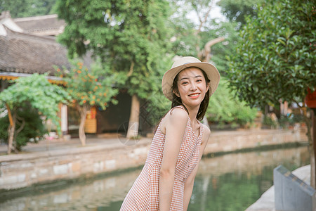 卡通少女夏日美女古镇旅游背景