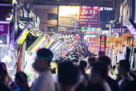 夜空下城市夜经济地摊经济背景