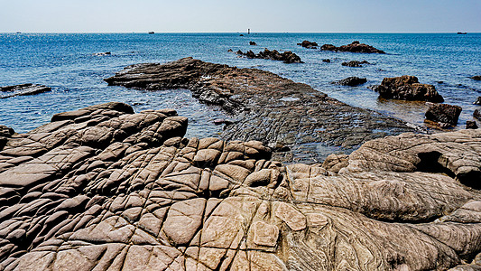 夏手绘广西北海防城港怪石滩海上赤壁背景