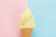 芒果奶油冰淇淋甜筒图片