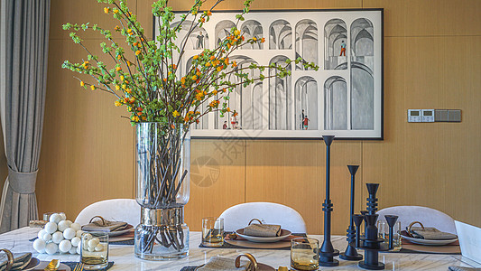 家居室内设计之饭厅的餐桌图片