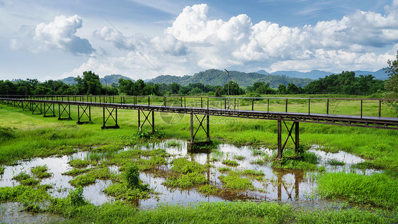 泰国攀牙湾地标历史铁桥图片