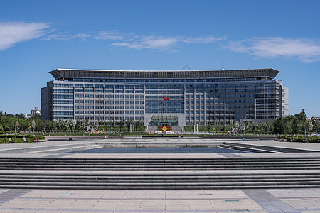 新疆克拉玛依市政府大楼广场背景图片