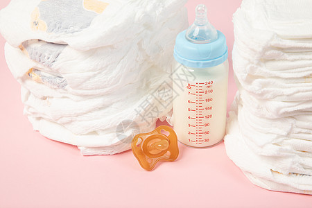 母婴用品尿布奶瓶奶嘴图片