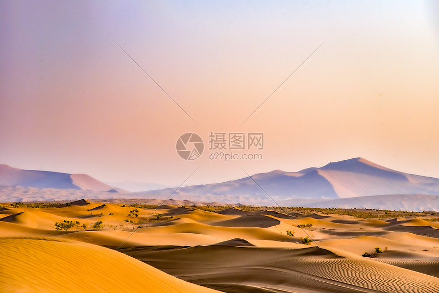 新疆塔克拉玛干大沙漠图片