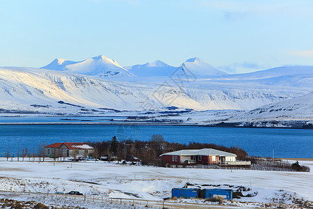 北欧冰岛蓝色辛格瓦德拉湖美景图片