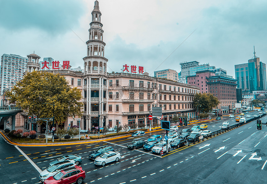 上海大世界天桥拍摄建筑车流图片