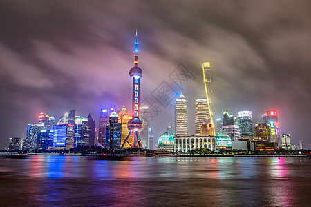 上海夜景全景拍摄陆家嘴云雾图片