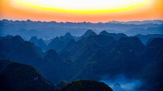 罗平十万大山那色峰海自然风光图片