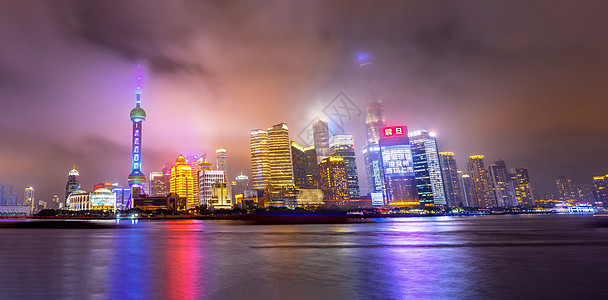 上海外滩万国建筑群夜景图片