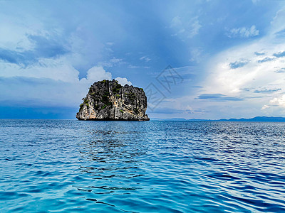 夏日游泰国甲米兰塔五岛之一背景