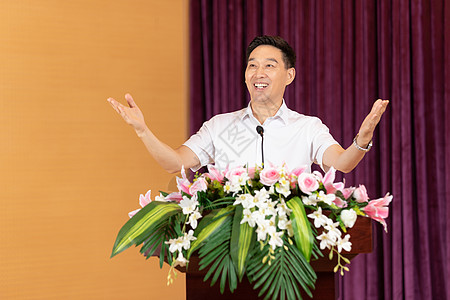 2020教师节表彰海礼堂里开学典礼演讲的校长背景