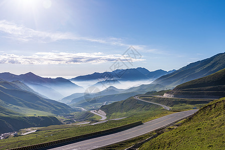 拉脊山盘山公路图片