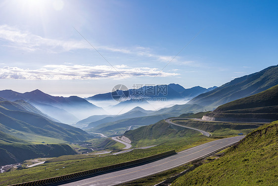 拉脊山盘山公路图片