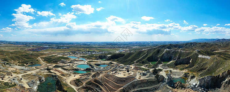 绿水青山蓝天白云内蒙矿山修复自然风景摄影图背景