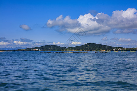 从海上看青岛西海岸新区鲁海丰海洋牧场图片