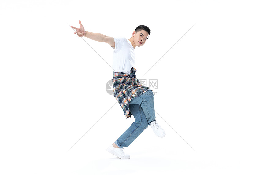 年轻街舞男生个人形象图片