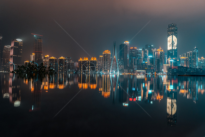 重庆渝中区建筑夜景CDB倒影图片