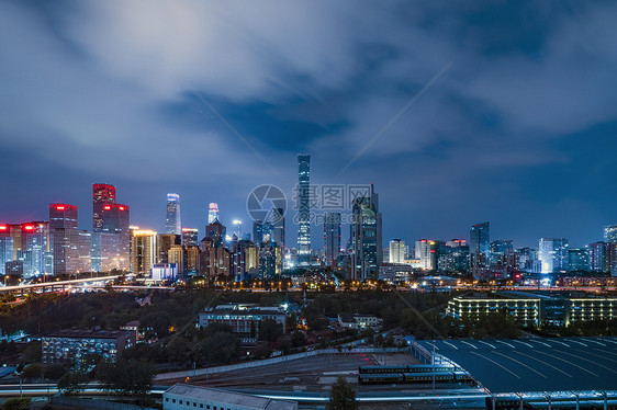 奇云下北京国贸中心夜景图片