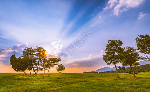 夏天南京中山陵的夕阳晚霞高清图片