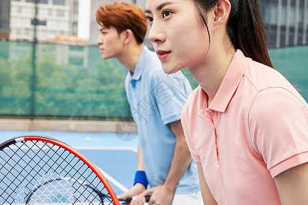 情侣男女户外网球双打图片