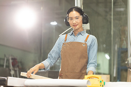 木匠美女工人匠人形象图片