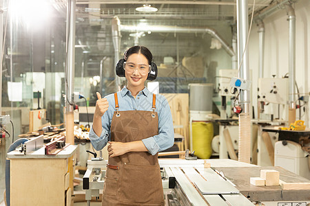 木匠美女工人匠人形象图片